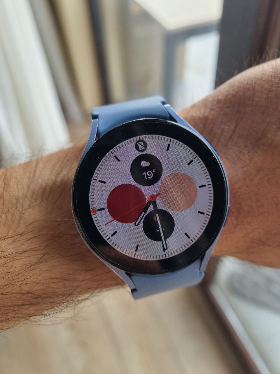 Часы Samsung Galaxy Watch 5 44mm + зарядное устройство