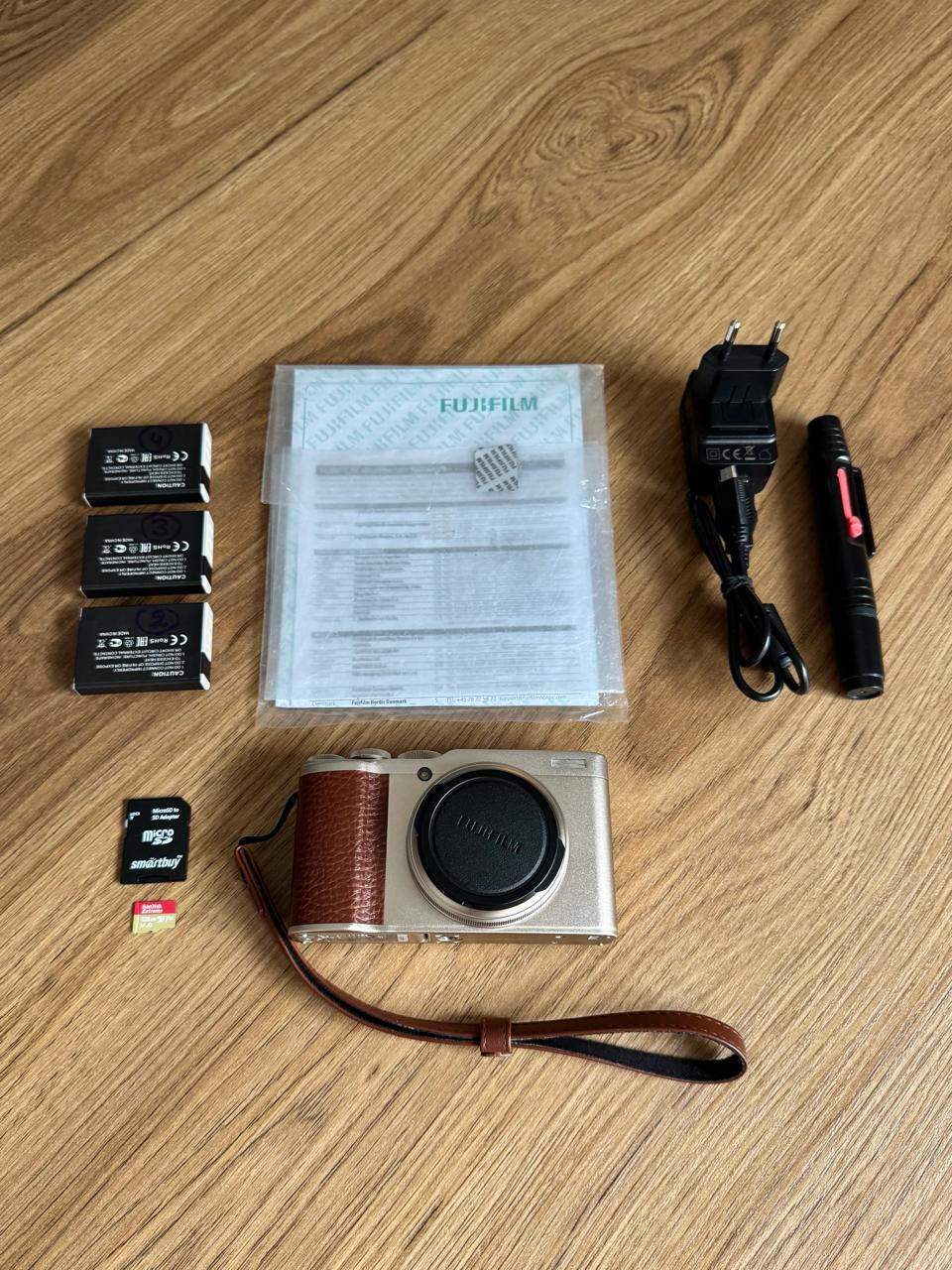 Fujifilm XF10 - компактная цифровая камера