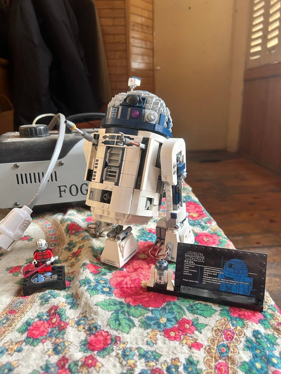 Lego R2-D2 из набора 75379