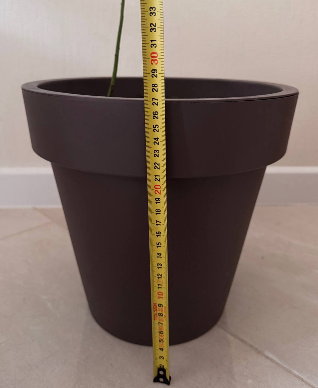 Большой горшок для цветов