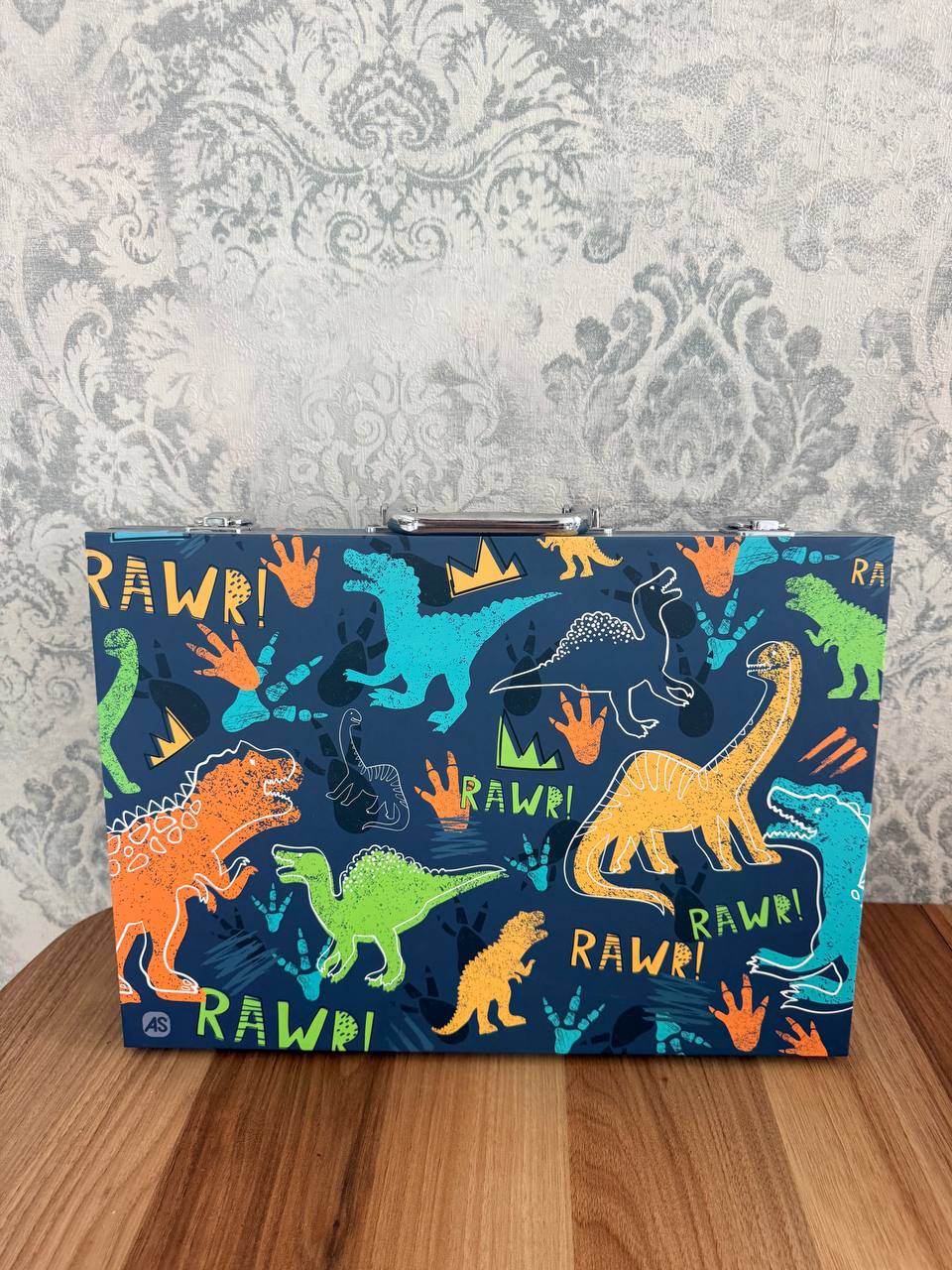 Набор цветных карандашей/фломастеров/ластиков