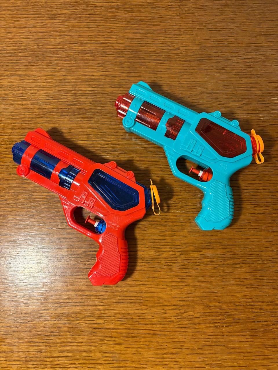 Водный пистолет (водяной бластер, стрелялка, water gun)