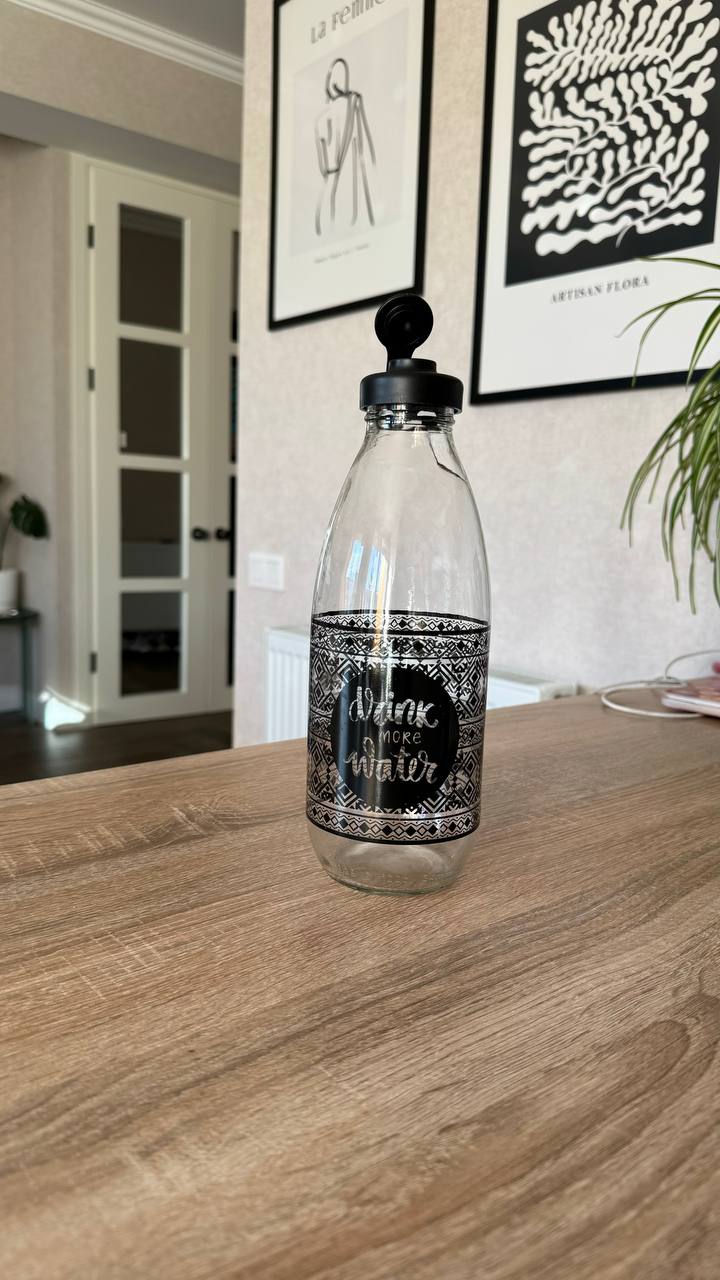 Стеклянная бутылка