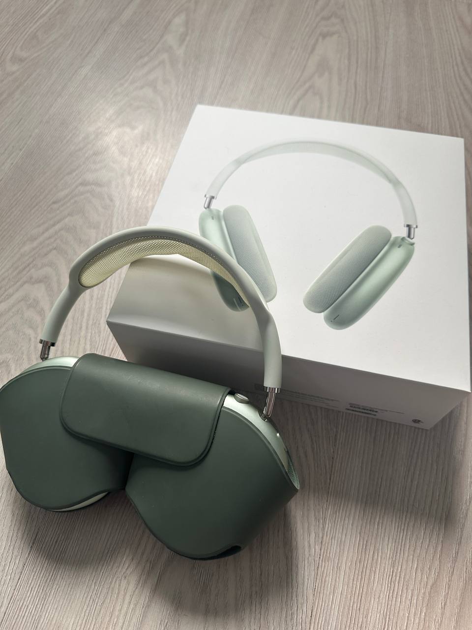 Наушники Apple AirPods Max в зеленом цвете