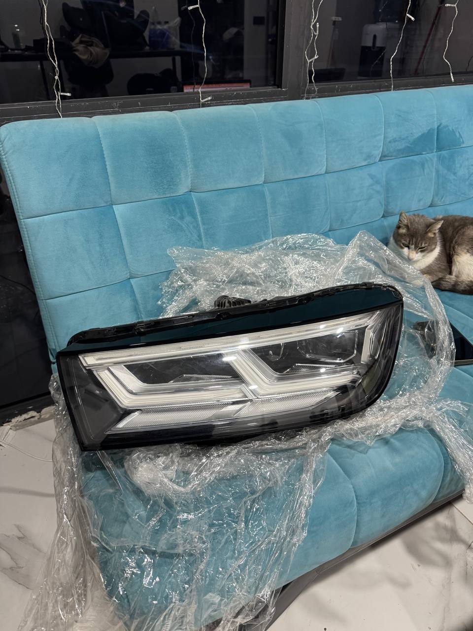 Левая передняя фара Audi q5 2020 года