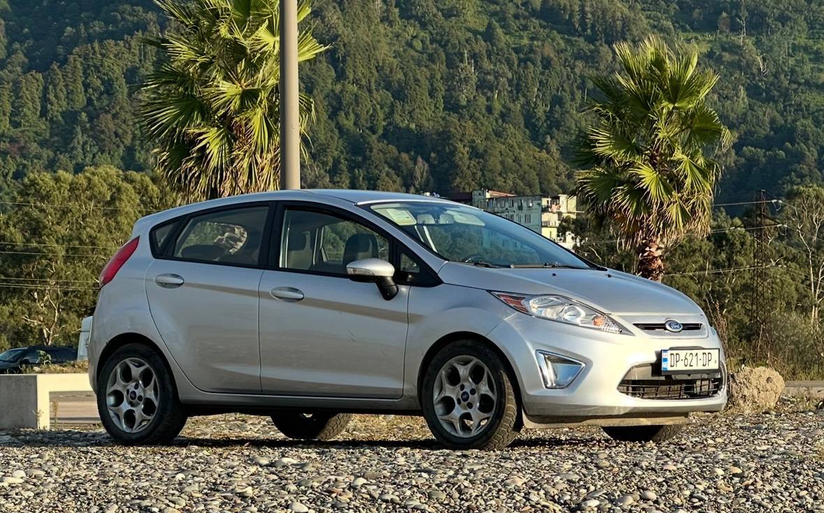 Ford Fiesta SES 2012