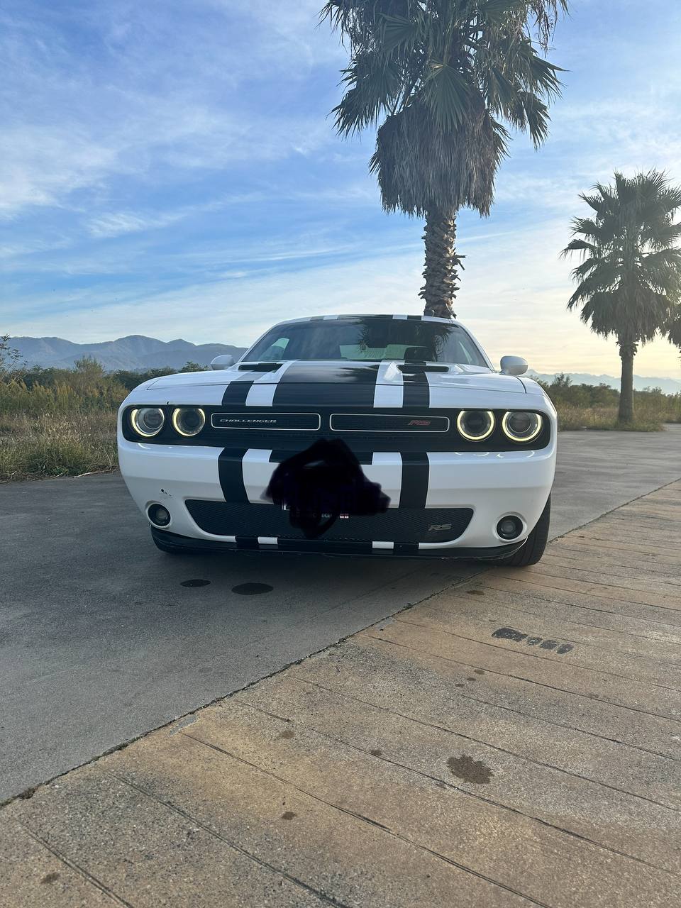 Dodge Challenger 2017 года