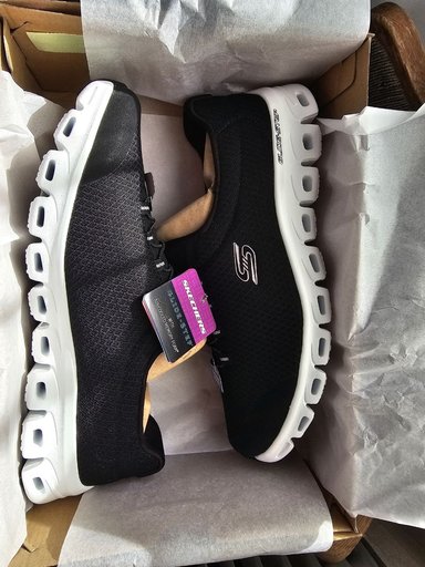 Новые кроссовки Skechers 42 размер