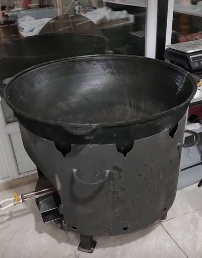 Казан чугунный объём 225 литров с печкой