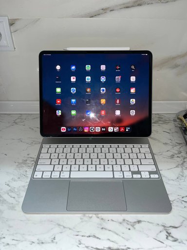 Apple iPad Magic Keyboard for 13-inch iPad Pro M4