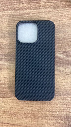 Карбоновый чехол для iPhone 13 Pro с MagSafe