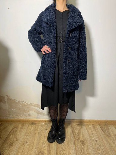 Шуба черничного цвета