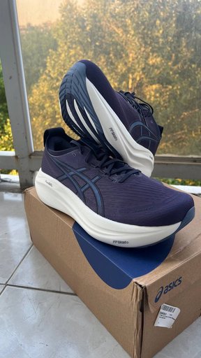 Легендарные беговые кроссовки Asics Gel-Nimbus 27