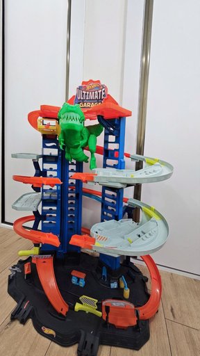 Самый большой гараж Hot Wheels Ultimate Garage Track Set