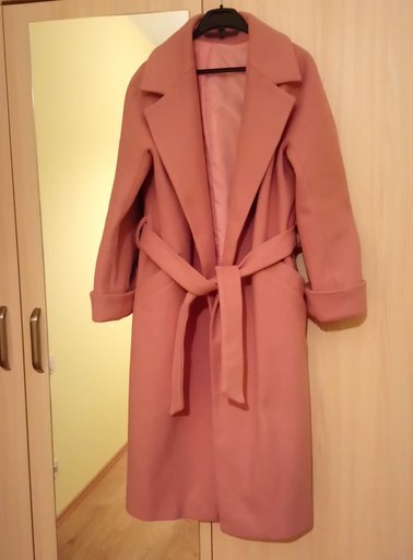 Шикарное пудрово-розовое пальто