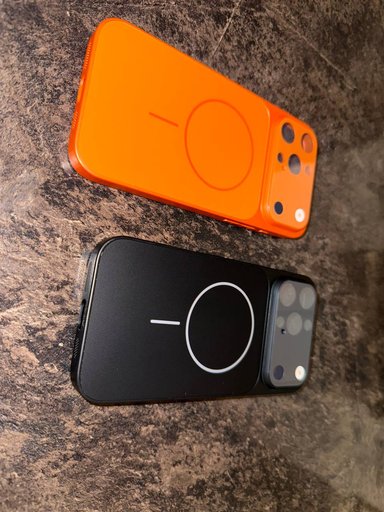 Чехлы на iPhone 16 Pro Max