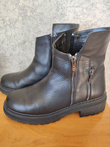 Женские ботинки