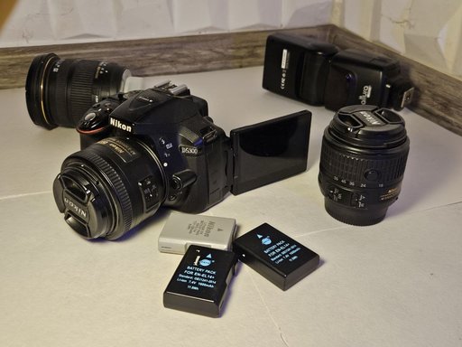 Зеркальная камера Nikon D5300 с объективами
