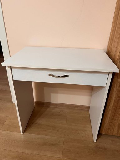 Стол с ящиком