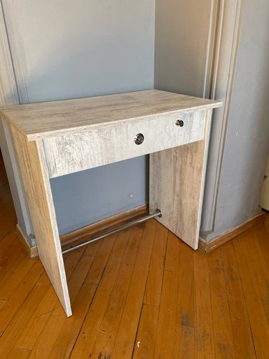 Стол с ящиком