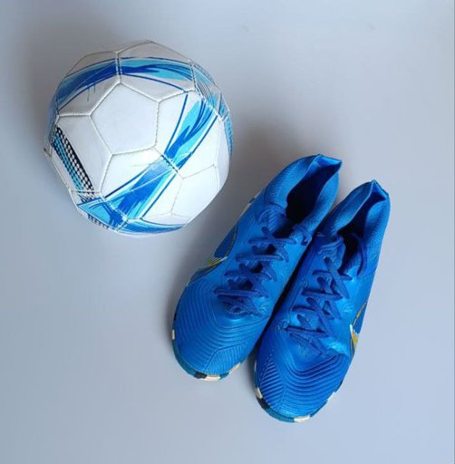 Футбольные бутсы