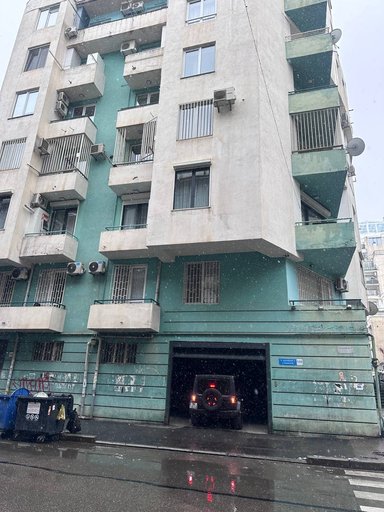 Подземная парковка в Ваке