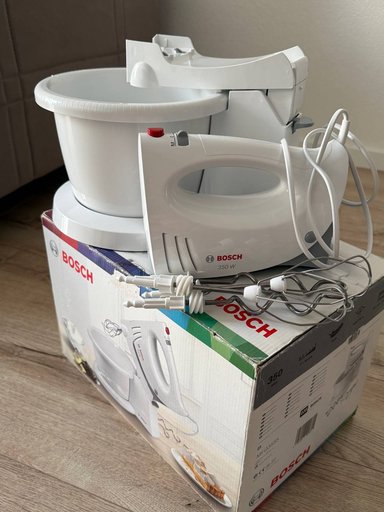 Канцелярия (ручки, цветные карандаши, дырокол, блокноты, линейка, клей)