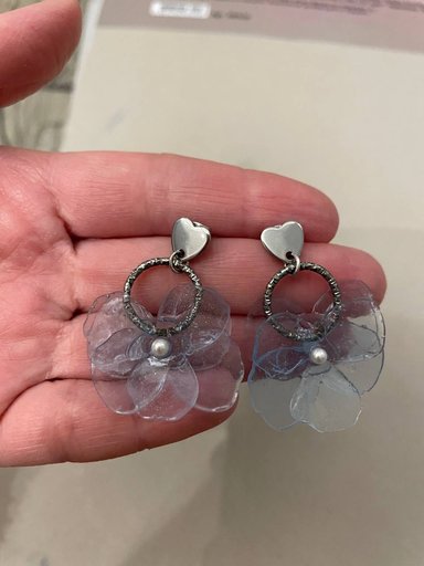 Сережки с большим цветком