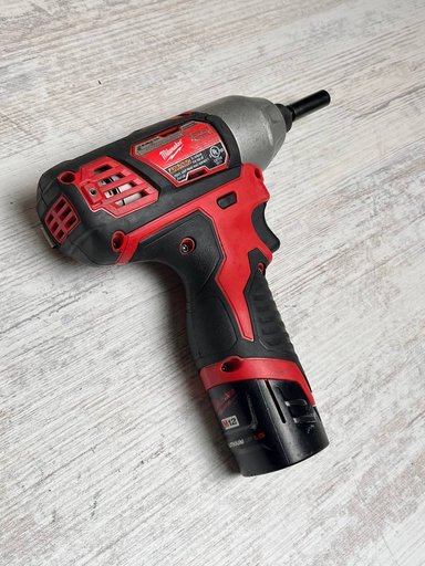 Импакт Milwaukee M12 2462-20 комплект