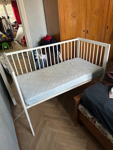Детская кроватка без одной стороны