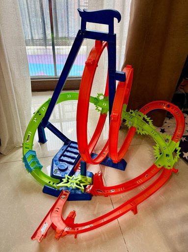 Трасса hot wheels