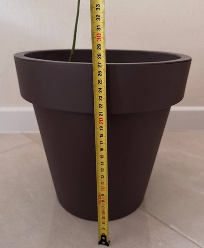 Большой горшок для цветов