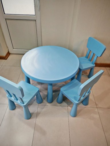 Набор детский Горгиа Икея стол и 3 стула