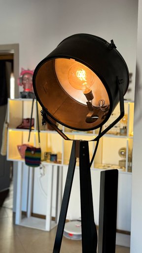 Светильник из уличного прожектора