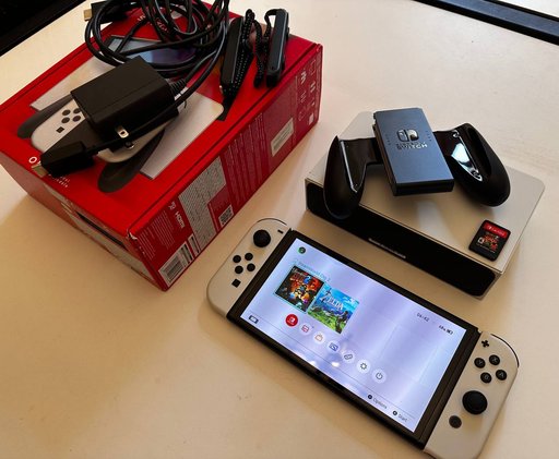 Nintendo Switch OLED белого цвета