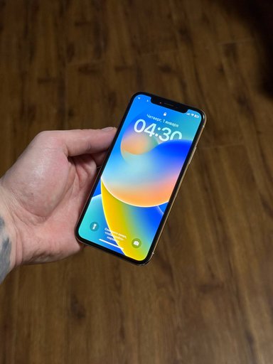 iPhone X на 64гб