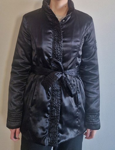 Атласная куртка бренда Forza Viva